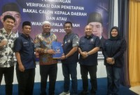 Ketua Partai Persatuan Pembangunan (PPP) Barito Kuala (Batola), H. Bahrul Ilmi  (HBI), mendaftar ke DPW Partai Nasdem Kalsel di Banjarbaru, Kamis (9/5/2024)., SuanrIndonesia/Ist)
