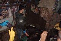 pengojek ditemukan tergeletak meninggal dunia di bagian dapur, Kamis (9/5/2024), sekitar pukul. 17.00 WIYA. (SuarIndonesia/DO)