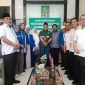 Usai ke DPW PKB dan DPW PKS, perwakilan H. Muhidin dan Hasnuriyadi ini juga menyerahkan berkas pencalonan kepala daerah Kalsel Ke DPD Gerindra Kalsel. (SuarIndonesia/HM)