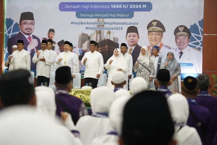 Jemaah Calon Haji (JCH) yang tergabung dalam kelompok terbang (Kloter) pertama Embarkasi Banjarmasin diterbangkan menuju Madinah, Minggu (12/5/2024) sekitar pukul, 09.01 WITA. SuarIndonesia/Ist)