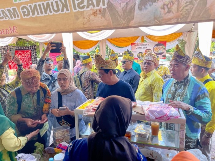 Suasana meriah sangat terasa di Gedung Islamic Center (ISC) Surabaya, Jawa Timur, pada Minggu (12/5/2024) (SuarIndonesia/Adv)