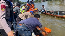 Setelah melakukan pencarian terhadap Nenek Raudah (65), akhirnya Tim relawan Rescue gabungan menemukan tak  jauh dari lokasi kejadian, Rabu (15/5/2024), sekitar pukul 12.20 WITA. (SuarIndonesia/DO)