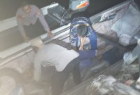 Mayat, pria bernama Usman (58), ditemukan meninggal dunia di belakang Tongkang Tama 3082 tepatnya di Perairan Barito Desa Balandean Muara Kecamatan, Alalak Kabupaten Barito Kuala, Kamis dinihari (16/5/2024), sekitar pukul 01.00 WITA. (SuarIndonesia/Ist)