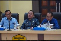 pertemuan penting antara Pemerintah Kota Banjarmasin, Perusahaan Umum Daerah (Perumda) Pengelola Air Limbah Daerah (PALD) Banjarmasin, dan Tim Indah Water Konsortium (IWK) Malaysia. (SuarIndonesia/Ist)
