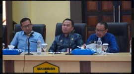 pertemuan penting antara Pemerintah Kota Banjarmasin, Perusahaan Umum Daerah (Perumda) Pengelola Air Limbah Daerah (PALD) Banjarmasin, dan Tim Indah Water Konsortium (IWK) Malaysia. (SuarIndonesia/Ist)