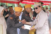 peringatan HUT ke-75 Proklamasi Kemerdekaan Gubernur Tentara Divisi IV Angkatan Laut Republik Indonesia (ALRI) Pertahanan Kalimantan Tahun 2024 dengan khidmat di Monumen Proklamasi 17 Mei 1949, Batubini, Kecamatan Padangbatung, Kabupaten Hulu Sungai Selatan Jumat (17/5/2024) (SuarIndonesia/Adv)