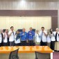 12 peserta Program Internship Dokter Indonesia (PIDI) angkatan II Kabupaten Balangan resmi dilepas oleh Plt. Kepala Dinas Kesehatan Kabupaten Balangan, Ahmad Sauki, di Aula Dinas Kesehatan, Paringin Selatan, Jumat (17/5/2024). (SuarIndonesia/Adv)