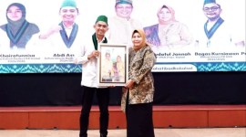 Gubernur Paman Birin dalam sambutannya melalui Ketua TP PKK Kalsel, Hj. Raudat Jannah atau Acil Odah, berharap organisasi ini benar-benar menjadi wadah untuk membangun kader HMI yang lebih baik ke depan. (SuarIndonesia/Adv)