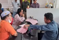 Hasbian Syari salah satu dari tiga tersangka dalam perkara tindak pidana pemalsuan surat  atau dokumen, diancam penjara selama delapan tahun. (SuarIndonesia/DO)