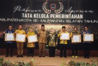 Gubernur Kalimantan Selatan, H Sahbirin Noor atau Paman Birin menghadiri Rapat Koordinasi Teknis Pelayanan Publik, di Mahligai Pancasila Banjarmasin, Selasa (21/5/2024). (SuarIndonesia/Ad
v)