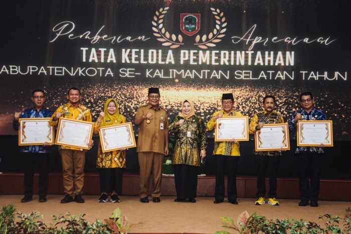Gubernur Kalimantan Selatan, H Sahbirin Noor atau Paman Birin menghadiri Rapat Koordinasi Teknis Pelayanan Publik, di Mahligai Pancasila Banjarmasin, Selasa (21/5/2024). (SuarIndonesia/Ad
v)