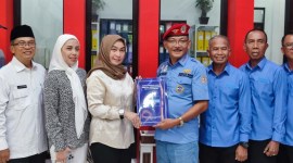 Hj. Lisa Halaby melanjutkan pendaftaran bakal calon Walikota Banjarbaru, Rabu (22/5/2024). (SuarIndonesia/Ist)