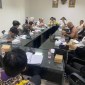 Dialog Forum Ambin Demokrasi dengan DPRD Kota Banjarmasin yang dihadiri manajemen PT PALD Banjarmasin sebagai pengelola IPA, mendesak Perwali Peraturan Walikota (Perwali) Nomor 152 tahun 2023 supaya ditinjau kembali, karena legalnya dipersoalkan dan terkesan memalak uang rakyat. (SuarIndonesia/Ist)