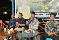 Ketua Komisi II DPRD Kalsel Muhammad Yani Helmi, Sosialiasi Peraturan Daerah tentang Pajak Daerah dan Retribusi Daerah, di Desa Gedambaan, Kecamatan Pulau Laut Sigam, Kabupaten Kotabaru, Senin (27/5/2024) malam. (SuarIndonesia/Ist)