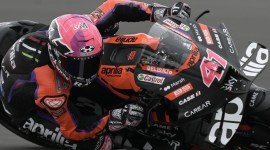 Aleix Espargaro jadi yang tercepat di sesi practice MotoGP Catalunya. [AFP/JUAN MABROMATA]