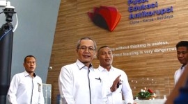 Wakil Ketua KPK Alexander Marwata usai diperiksa Dewan Pengawas (Dewas) KPK terkait kasus Nurul Ghufron mutasi pegawai Kementan di Gedung Pusat Edukasi, Senin (6/5/2024). [JawaPos/Salman T]