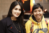 Kepala Pusat Penerangan Hukum Kejaksaan Agung Ketut Sumedana mengatakan pihaknya telah memeriksa asisten pribadi Sandra Dewi berinisial RP (foto kanan) terkait kasus korupsi timah. [@Instagram/nduthspears]