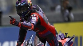 Pebalap Pramac Ducati, Jorge Martin mencatatkan waktu tercepat pada FP1 MotoGP Catalunya 2024. [AFP/JULIEN DE ROSA]