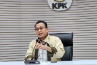 

Kabag Pemberitaan KPK Ali Fikri. KPK tidak menutup kemungkinan bakal menjerat keluarga SYL dengan TPPU. [detikcom/Adrial]