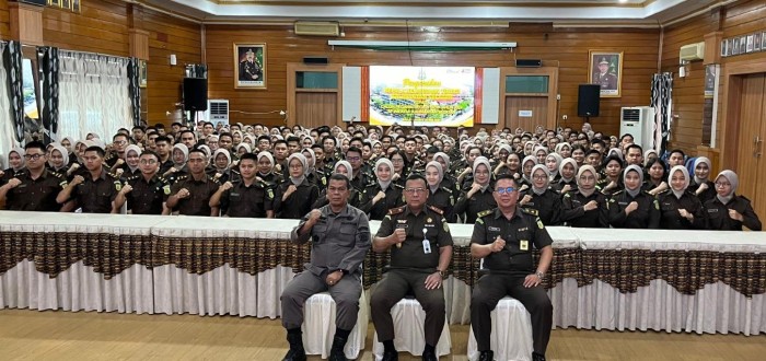 pengarahan kepada Calon Pegawai Negeri Sipil (CPNS) Tahun 2024, di Aula Anjung Papadaan, Kejati Kalsel, Kamis (30/5/2024) (SuarIndonesia/Ist)