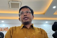 
Ketua Divisi Teknis KPU RI Idham Holik mengatakan ada sebanyak 80 bakal pasangan calon (bapaslon) perseorangan Pilkada Bupati dan Wakil Bupati 2024 yang memenuhi syarat dukungan pencalonan. [detikcom/Anggi Muliawati]