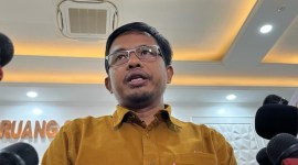 
Ketua Divisi Teknis KPU RI Idham Holik mengatakan ada sebanyak 80 bakal pasangan calon (bapaslon) perseorangan Pilkada Bupati dan Wakil Bupati 2024 yang memenuhi syarat dukungan pencalonan. [detikcom/Anggi Muliawati]