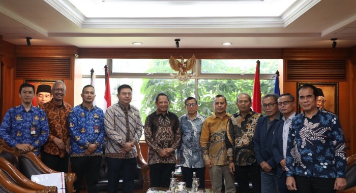 Pengurus PWI Pusat beraudensi dengan Mendagri (Menteri Dalam Negeri) Tito Karnavian pada Kamis (2/5/2024), (SuatIndonesia/Ist)