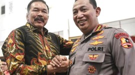 Jaksa Agung ST Burhanuddin dan Kapolri Listyo Sigit bertemu di Istana Negara. [ANTARA FOTO/Hafidz Mubarak A]