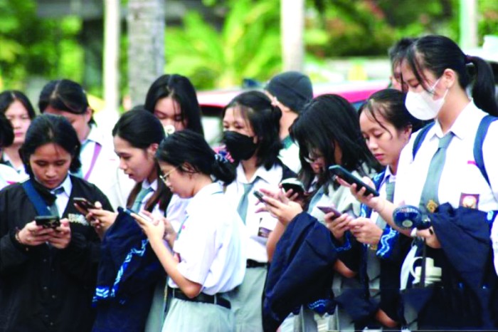 Para siswa yang mengikuti gelar pesta siswa literasi digital di Gedung Sultan Suriansyah di Kota Banjarmasin, Selasa (21/5/2024). [ANTARA/HO-MC Kalsel]