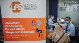 
Daftar 10 bank bangkrut sejak awal 2024. Mayoritas bank perkreditan rakyat (BPR) yang izinnnya telah dicabut oleh OJK. [ANTARA FOTO/RAISAN AL FARISI]
