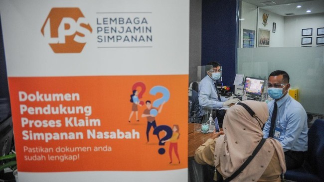 
Daftar 10 bank bangkrut sejak awal 2024. Mayoritas bank perkreditan rakyat (BPR) yang izinnnya telah dicabut oleh OJK. [ANTARA FOTO/RAISAN AL FARISI]