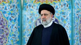 Helikopter yang mengangkut Presiden Ebrahim Raisi dan delapan orang lain termasuk Menlu Iran jatuh dan ditemukan hancur terbakar di Provinsi Azerbaijan Timur. [REUTERS/WANA NEWS AGENCY]
