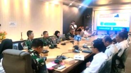 Suasana pemaparan hasil riset limbah sekam menjadi sekam oleh peserta Latsitarda di Kabupaten Paser, Rabu (29/5/2024). [Antara/ HO peserta Latsitarda]
