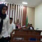 Selebgram asal Palembang Adelia Putri Salma dalam perkara narkoba jaringan Fredy Pratama divonis hukuman 5 tahun penjara oleh majelis hakim di Pengadilan Negeri Tanjung Karang, Bandar Lampung, Lampung, Kamis (16/5/2024). [detikcom/Tommy Saputra]