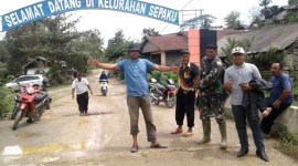 Masyarakat Kecamatan Sepaku, di Kelurahan Sepaku. [Foto :Istimewa]