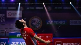 Teriakan Shi Yuqi yang berhasil membawa China unggul 1-0 dan lolos ke semifinal Thomas Cup 2024 menghadapai Malaysia. [AFP/ARUN SANKAR]