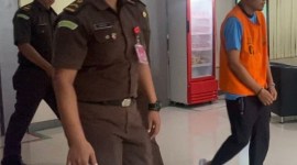 Setelah dilakukanmya penyerahan tersangka dan barang bukti (perkara Tahap II), kemudian ditahan, Selasa (25/6/2024). (SuarIndonesia/Ist)