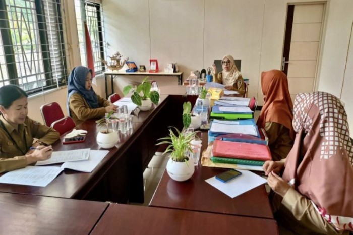 Jajaran Diskop UKM Kalteng melaksanakan pembahasan penilaian Koperasi Berprestasi 2024 di Palangka Raya, Jumat (10/5/2024) bilan lalu. [ANTARA/HO-Diskop UKM Kalteng]