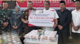 Uang kerugian Negara sebanyak Rp 3,5 Miliar dalam perkara korupsi pada Dinas Pertanian (Distan) Kabupaten  Balangan Provinsi Kalimantan Selatan (Kalsel) dikembalikan ke Kas Daerah, Rabu (5/6/2024). (SuarIndonesia/Ist)