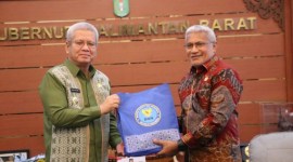 Kepala Badan Narkotika Nasional (BNN) Republik Indonesia (RI) Komjen Pol Marthinus Hukom, melaksanakan audiensi dengan Penjabat (Pj) Gubernur Kalimantan Barat dr Harisson, di Ruang Kerja Gubernur Kalbar, Kamis (6/6/2024). [ANTARA/HO-Prokopim Kalbar]