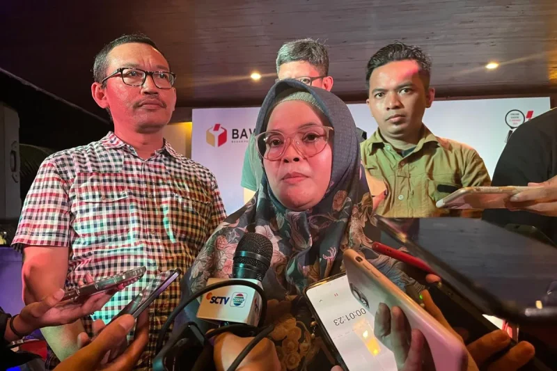 nggota Bawaslu RI Lolly Suhenty