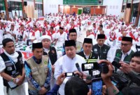 Jemaah calon haji (Calhaj) Kloter 18 Embarkasi Banjarmasin, Kalsel jelang keberangkatan ke Tanah Suci Makkah, Arab Saudi pada Kamis (6/6/2024) di Asrama Haji di Kota Banjarbaru. [ANTARA/HO-Kemenag Kalsel]