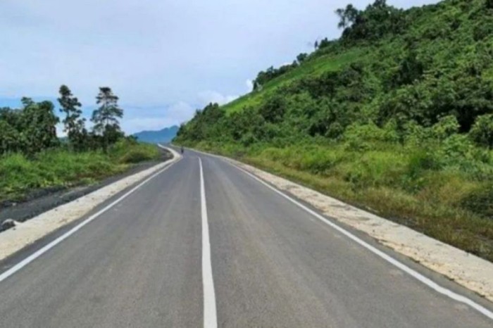 Jalan bebas hambatan Banjarbaru-Batulicin, Kabupaten Tanah Bumbu, Kalsel. [ANTARA/Dokumentasi Pribadi]