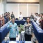 Kepala Divisi Keimigrasian Kanwil Kemenkumham Kalsel Junita Sitorus saat memimpin rapat koordinasi Timpora Kalsel di Banjarmasin, Jumat (14/06/2024).[ANTARA/Firman]