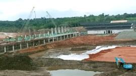 Bangunan gedung terminal Bandara Naratetama prasarana penunjang transportasi Kota Nusantara sudah mulai nampak, ditargetkan secara keseluruhan pembanguan bandar udara itu rampung 100 persen ada akhir Desember 2024. [ANTARA/Nyaman Bagus P]