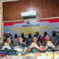 Komandan Korem 121/Abw Brigjen TNI Luqman Arief menggelar konferensi pers terkait penggagalan upaya penyelundupan narkotika jenis sabu seberat kurang lebih 21,2 kilogram, di Pontianak, Senin (3/6/2024). [ANTARA/HO-Jonathan]