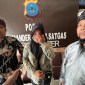 Nur Aisyah didampingi kuasa hukumya pada waktu di Polda Kalsel. (SuarIndoesia/ZI)