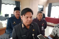 Sekdaprov Kalsel, Roy Rizali Anwar, ketika menyampaikan terima kasih kepada seluruh anggota DPRD Provinsi Kalsel atas kerjasama yang baik, Senin (3/6/2024) (SuarIndonesia/HM)