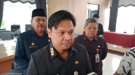 Sekdaprov Kalsel, Roy Rizali Anwar, ketika menyampaikan terima kasih kepada seluruh anggota DPRD Provinsi Kalsel atas kerjasama yang baik, Senin (3/6/2024) (SuarIndonesia/HM)