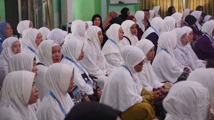 Teks foto : Pemantapan Karu dan Karom calon jemaah haji kloter 17, di Asrama Haji Banjarmasin. Senin (3/6/2024).-(SuarIndonesia/ Mc.Balangan